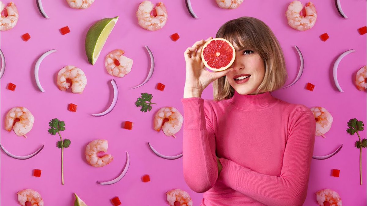 LCI_Barcelona's tweet photo. 💥 Conoce a Vega Hernando, diseñadora y directora de arte especializada en creatividad gastronómica.
➡️ Es la fundadora del estudio creativo #EatingPatterns, en el que se crean contenidos y experiencias encontrando vínculos entre el diseño y la gastronomía. https://t.co/u3v5U9rIWw