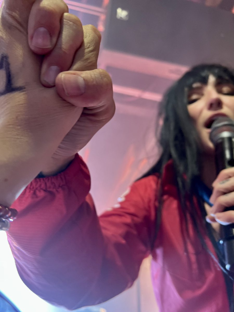 christina 🌙 tweet media