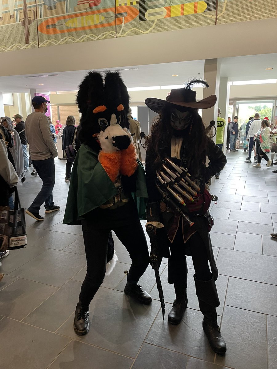 HedgewolfShadow's tweet photo. Well I had a lot of fun at the Comicon as my pirate oc Cap’n Skull https://t.co/1WVjdXbasK