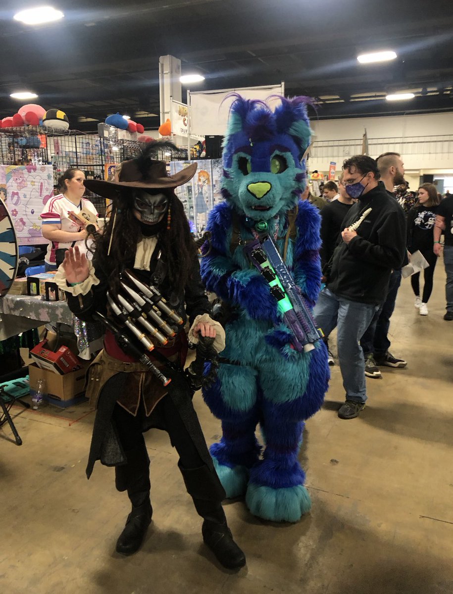 HedgewolfShadow's tweet photo. Well I had a lot of fun at the Comicon as my pirate oc Cap’n Skull https://t.co/1WVjdXbasK