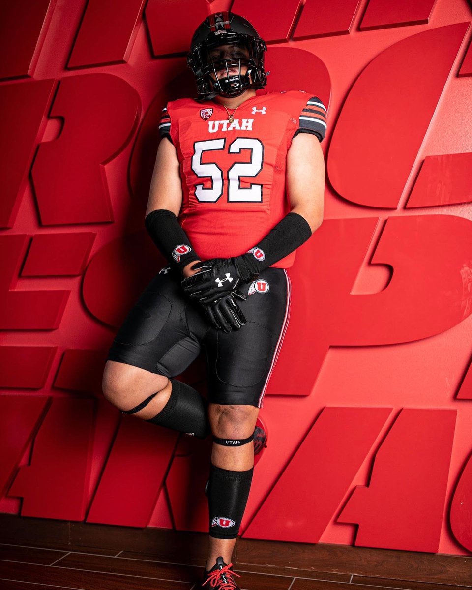 masi4o8's tweet photo. great visit at the university of utah this past weekend!!🖤🇼🇸, #E73 #UTES #DPP @e73_FBAcademy @Utah_Football @Sam_Poutasi73 @sirocwell #E734Ł https://t.co/FiK5O02UWo