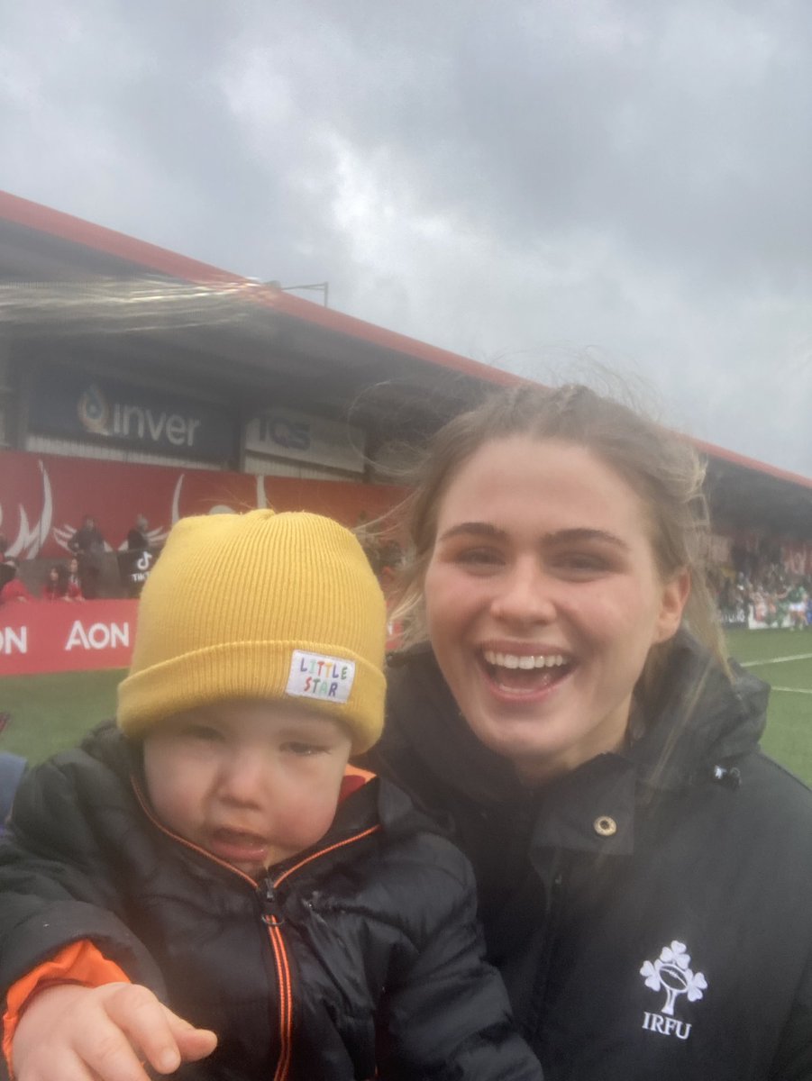 AntMo1977's tweet photo. What a game!!! Couldn’t be prouder of an @IRFURugby team today! Great result for the women &amp; my 2 year old Theo got to meet his hero Dorothy Wall!!! 🇮🇪🇮🇪🇮🇪🇮🇪 https://t.co/dhbT0tT4Pc