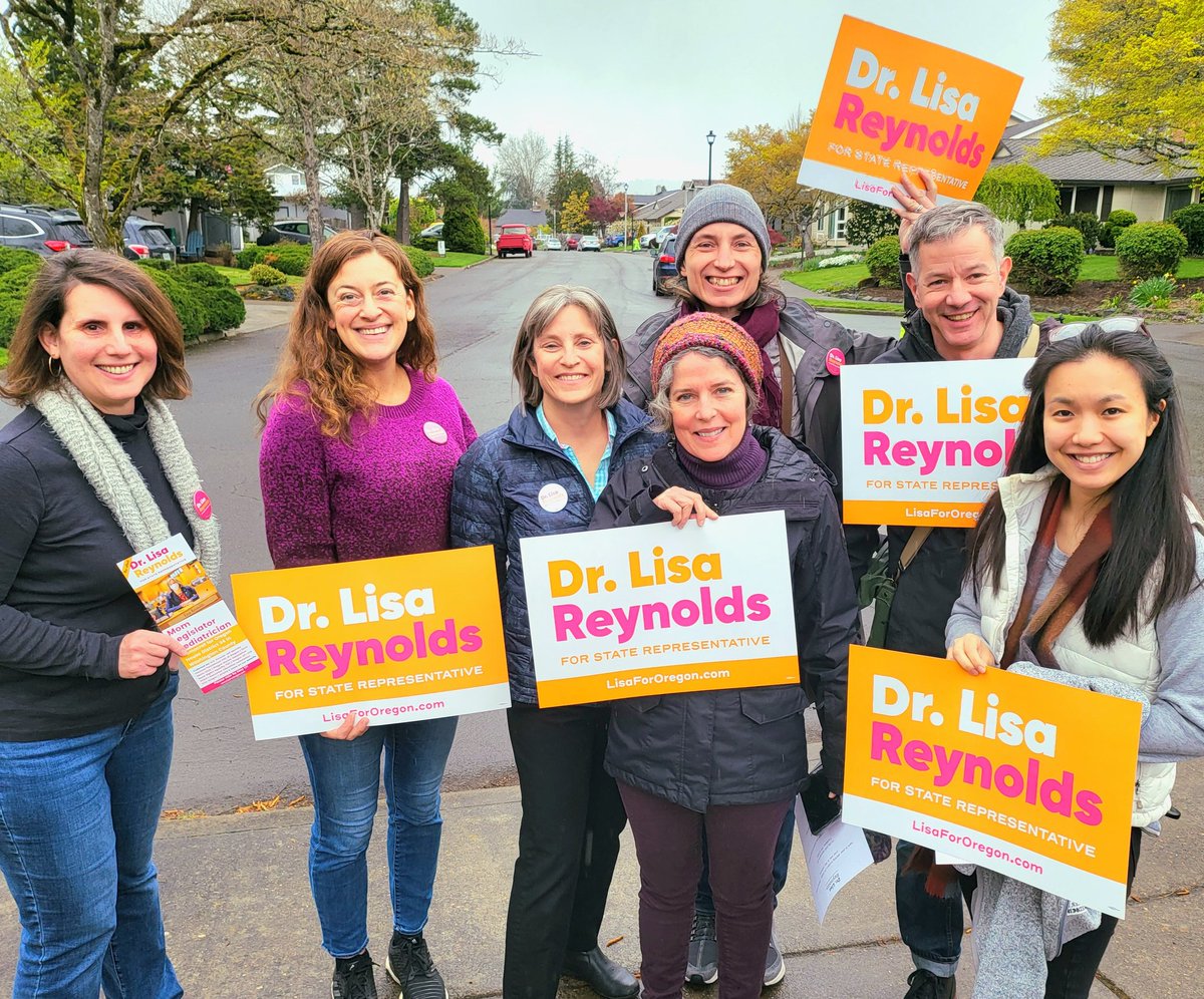 LisaForOregon's tweet photo. Another wonderful group of volunteers and legislative colleagues ready to canvass. I love you all! #LisaForOregon https://t.co/yDb3eOswwz
