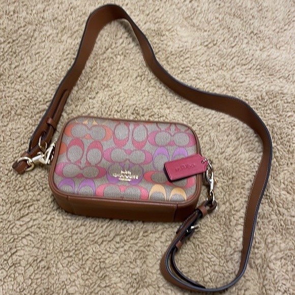 Poshing_thru_it's tweet photo. So good I had to share! Check out all the items I'm loving on @Poshmarkapp from @VeronicazAttic #poshmark #fashion #style #shopmycloset #coach #terribrogan #billionaireboysclub: https://t.co/J8x53a2rMz https://t.co/dv6TAhxeb1