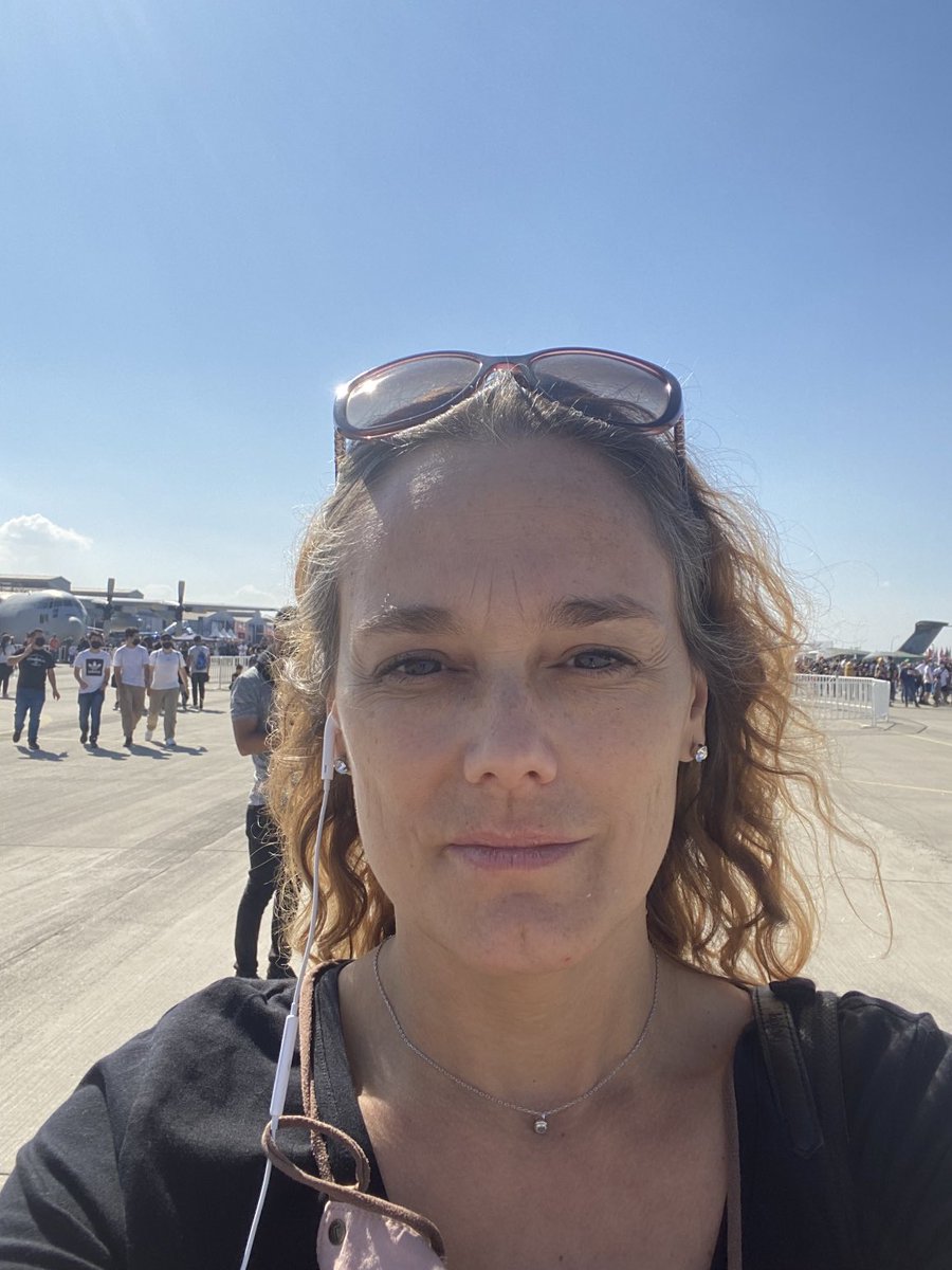 Marila121's tweet image. #Fidae2022 amor por el aire