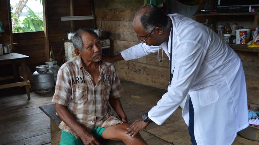 Nuestros médicos están en el Amazonas ¿Sabes cuánto cobran por el servicio?🤔 ¡!NADA!!😲😊 ♥️Socialismo Solidario🤗 #CubaAbraza @DiazCanelB @PresidenciaCuba