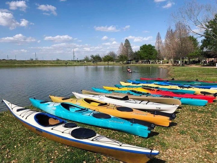 MsVazquez77's tweet photo. Who is ready for an outdoor adventure? The O.A.K Club is renting kayaks at Sugar Land Memorial Park! They will be there Saturdays and Sundays for 9-5! It’s a great family adventure! Hope to see you there! https://t.co/h6HEQ56zaf