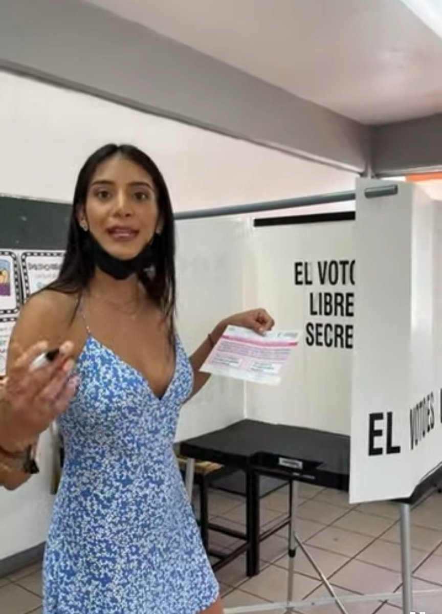 juncalssolano's tweet photo. Cumpliendo con nuestro derecho y obligación por México 🗳🇲🇽. 

#QueSigaAMLO https://t.co/HIs71Fk2Mj