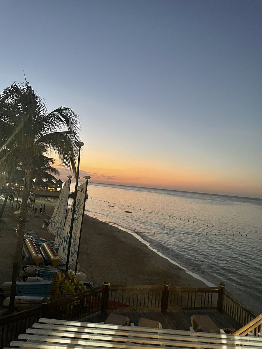 lcdismuke's tweet photo. The Dismukes had a blast in Jamaica! #springbreak2k22 🇯🇲 https://t.co/8ao06RHfqv
