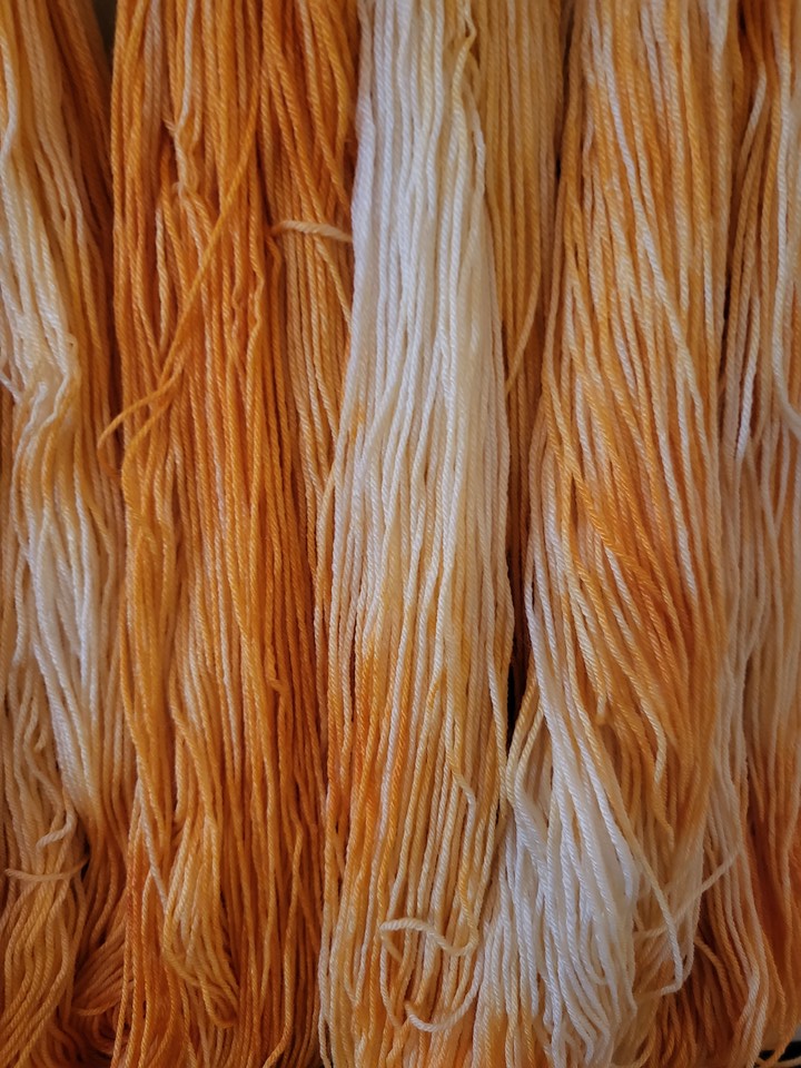 YarnsWild's tweet photo. Dyed and Drying!
Left: 100% Superwash BFL DK
Right: Merino Bamboo Silk Blend Sock
Both available soon at https://t.co/n1sdUVu7p0
#yarnlove #knittingtwitter #indiedyed #handdyedyarn #MHHSBD #crochetersofinstagram #crochettwitter #knittersofig https://t.co/qBBQj2j1aE