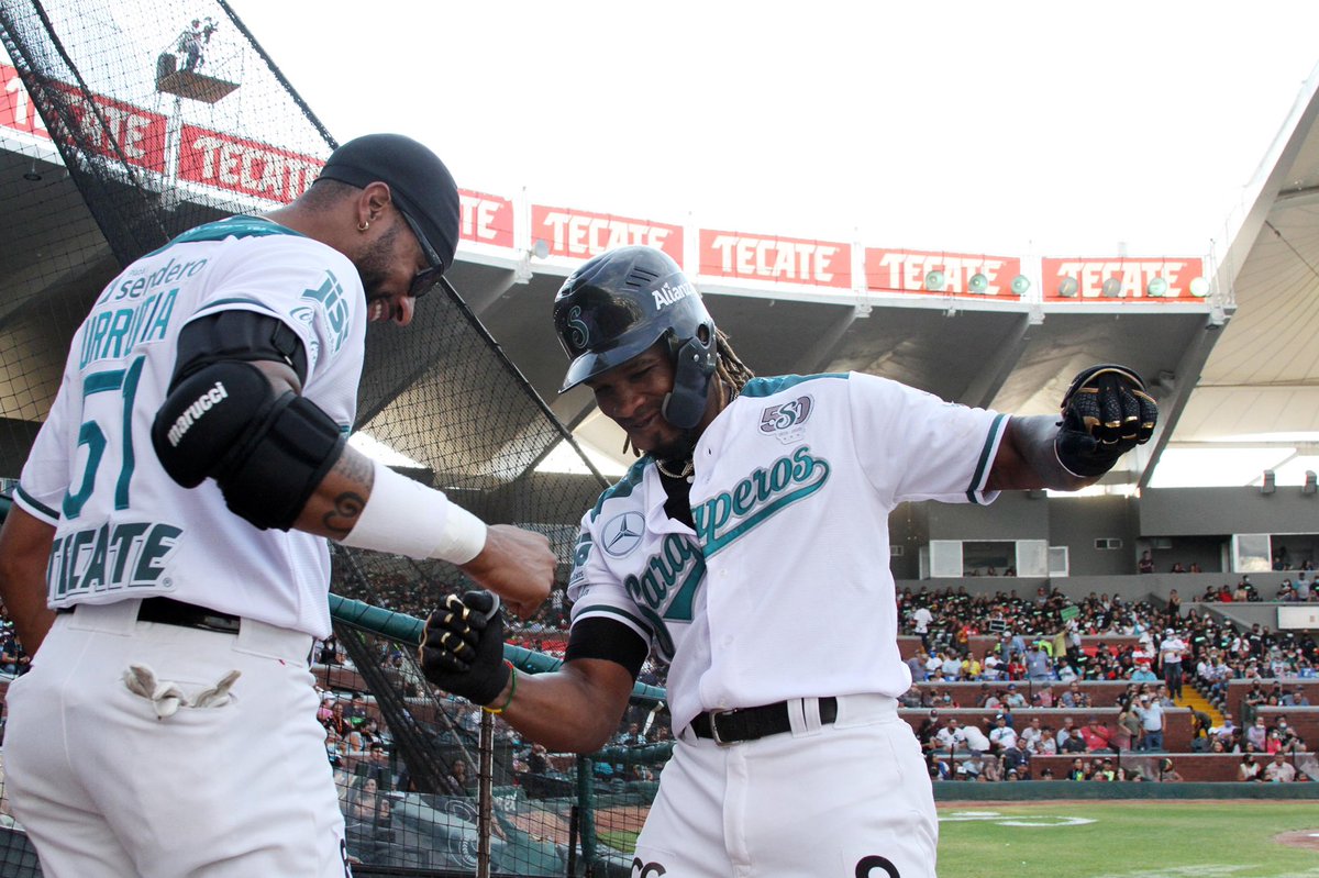 ClubSaraperos's tweet photo. “El único modo de hacer un gran trabajo es amar lo qué haces” 🙏🏻⚾️💚 https://t.co/Qr7maCv4JA