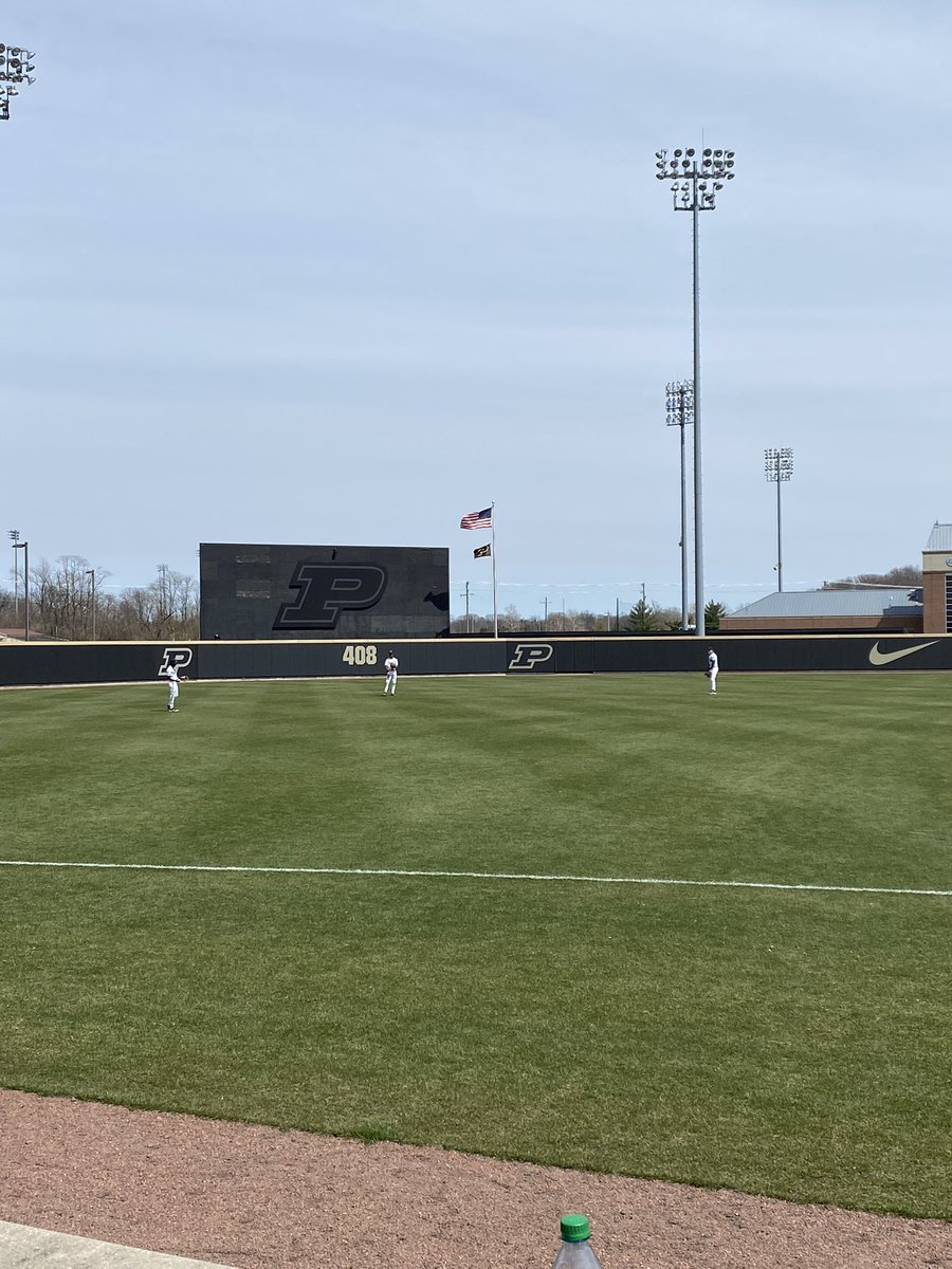 mmeyer_mar's tweet photo. Beautiful day for a Purdue baseball game! โ๏ธโพ๏ธ #purduebaseball https://t.co/xFVKSAzb31