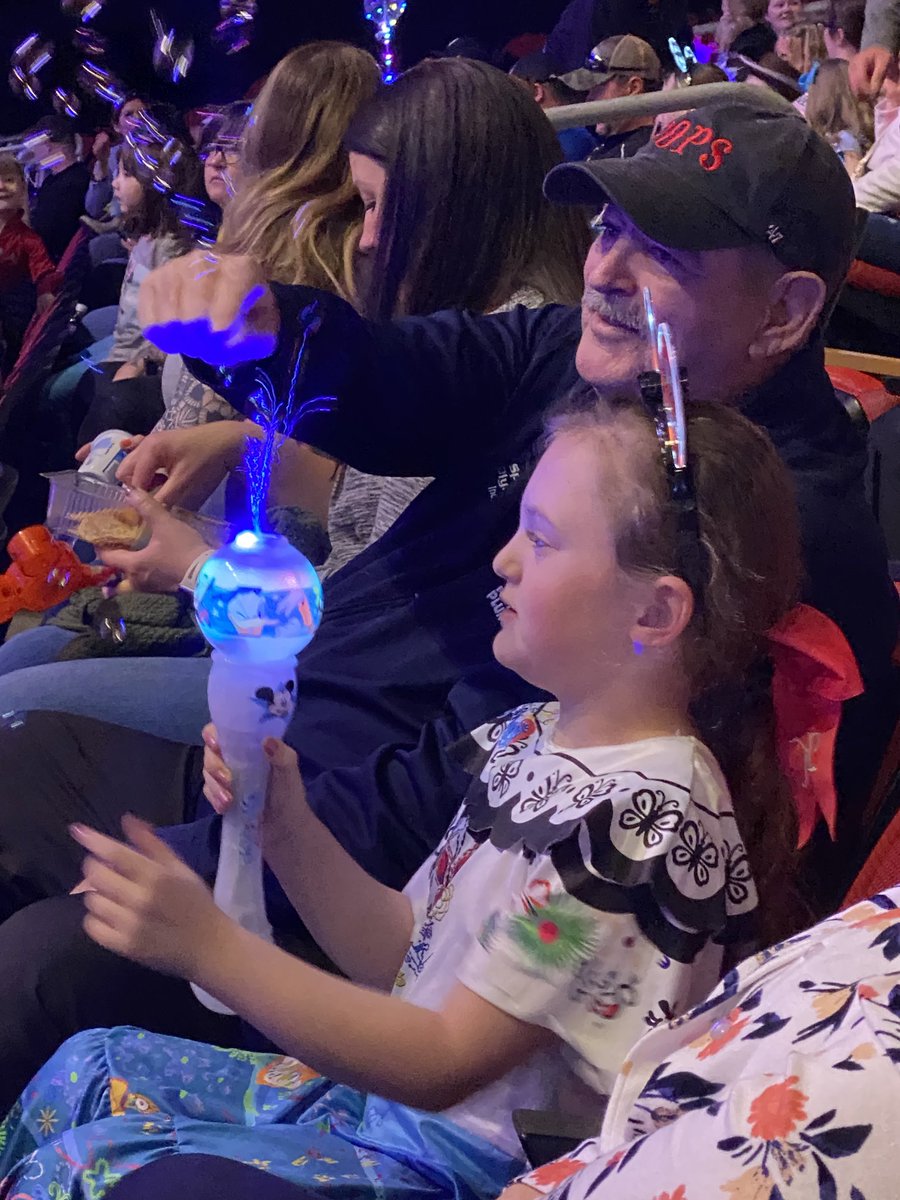 TeachKathy's tweet photo. #DISNEYONICE https://t.co/VbVK1Vel5j