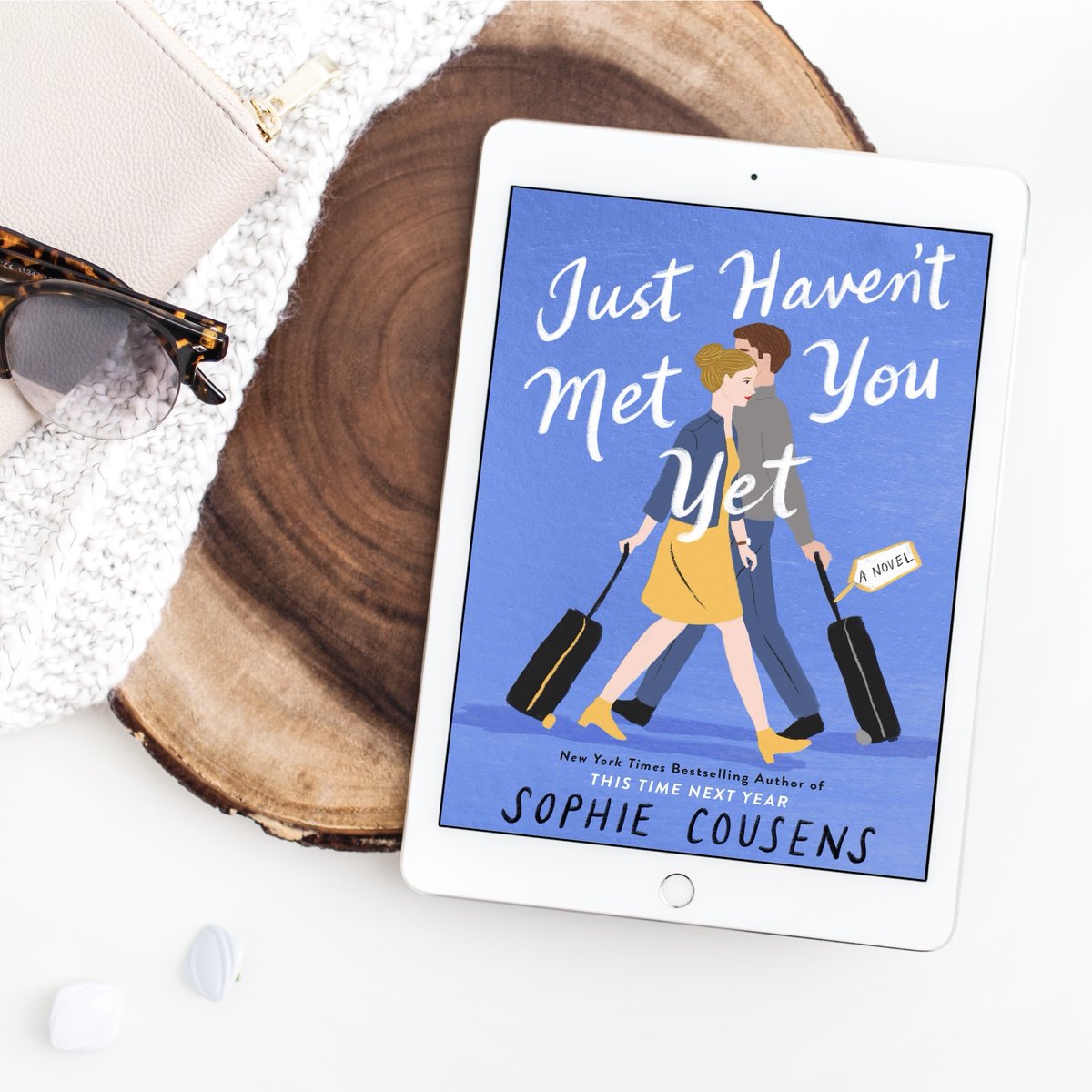 LatestBookCrush's tweet photo. Thanks to GP Putnam’s Sons for gifting me a copy of Just Haven't Met You Yet
by Sophie Cousens.

I adored this book, and loved getting to chat with the author about her inspiration for the book, plus life on the island of Jersey, just off the coast of France. https://t.co/qqNY3Jb3WA