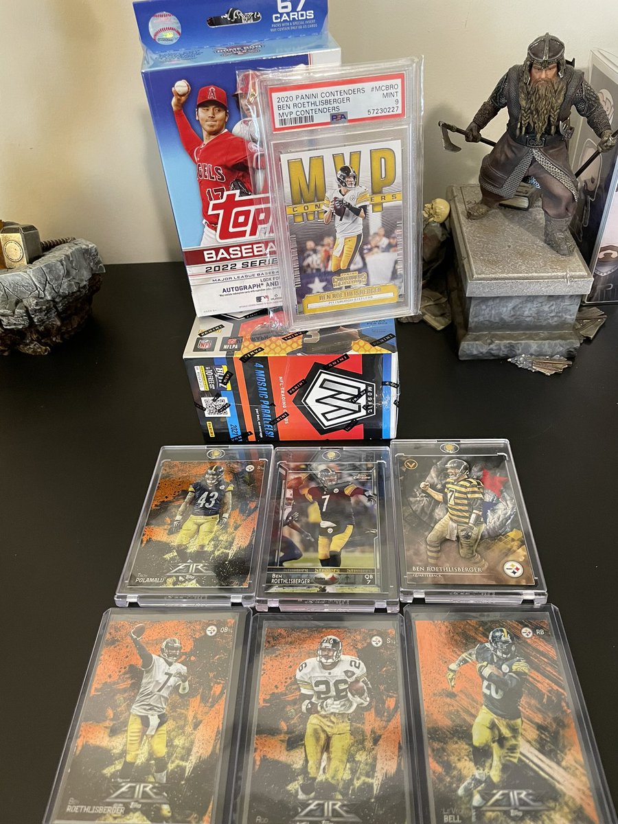 DDcollectibles1's tweet photo. 100 follower giveaway!! Exclusive Twitter giveaway. Once we hit 100 followers we will put a tweet out on how to win a mystery box that will contain some Steelers cards, random NFL &amp; MLB packs! Be sure to follow, retweet and like! https://t.co/V4CmAWPhj6