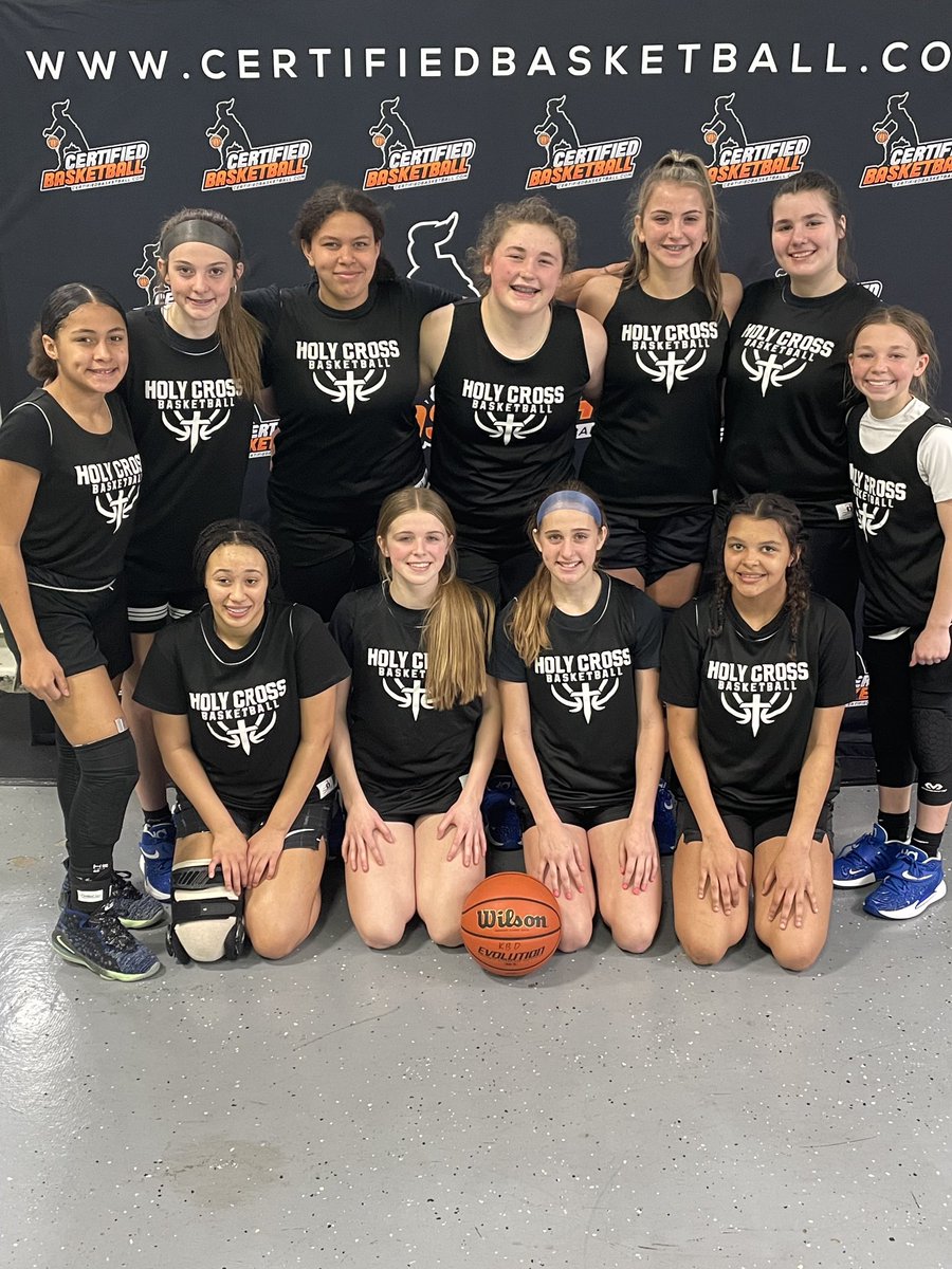 JasilinShields's tweet photo. Great Weekend with my teamπ€πΎππ #kybluedevils #kbd #kentuckybluedevils #2026 #hoist #ivlevelhydration
#basketball #girlsbasketball #exposurebasketball #collegerecruiting #girlgoals #collegebasketball #collegehoops #hoops #basketballislife https://t.co/ahs0EBOS6L