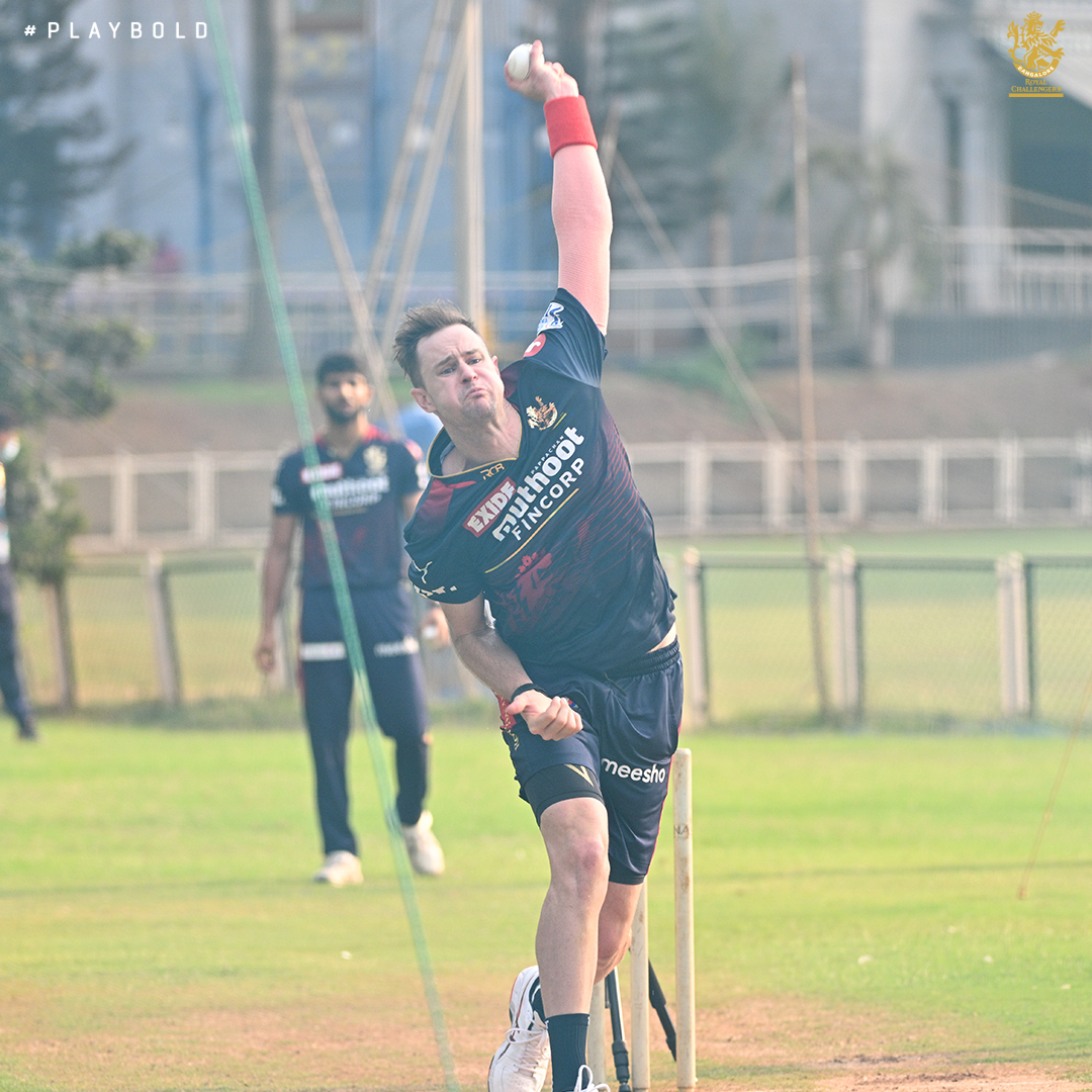 RCBTweets's tweet photo. Good morning from Josh Hazlewood &amp; @JDorff5. 😎🔥

Have a great Monday, 12th Man Army! 🙌🏻

#PlayBold #WeAreChallengers #IPL2022 #Mission2022 #RCB #ನಮ್ಮRCB https://t.co/EPw0a6sDqE