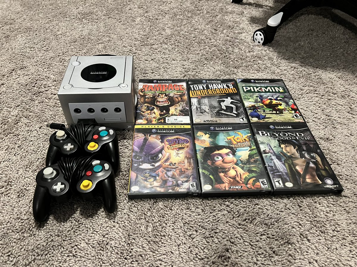 remurdyyy's tweet photo. Sweet $100 purchase, looking to sell for $240 total 🙏 https://t.co/kRfKKy8rim