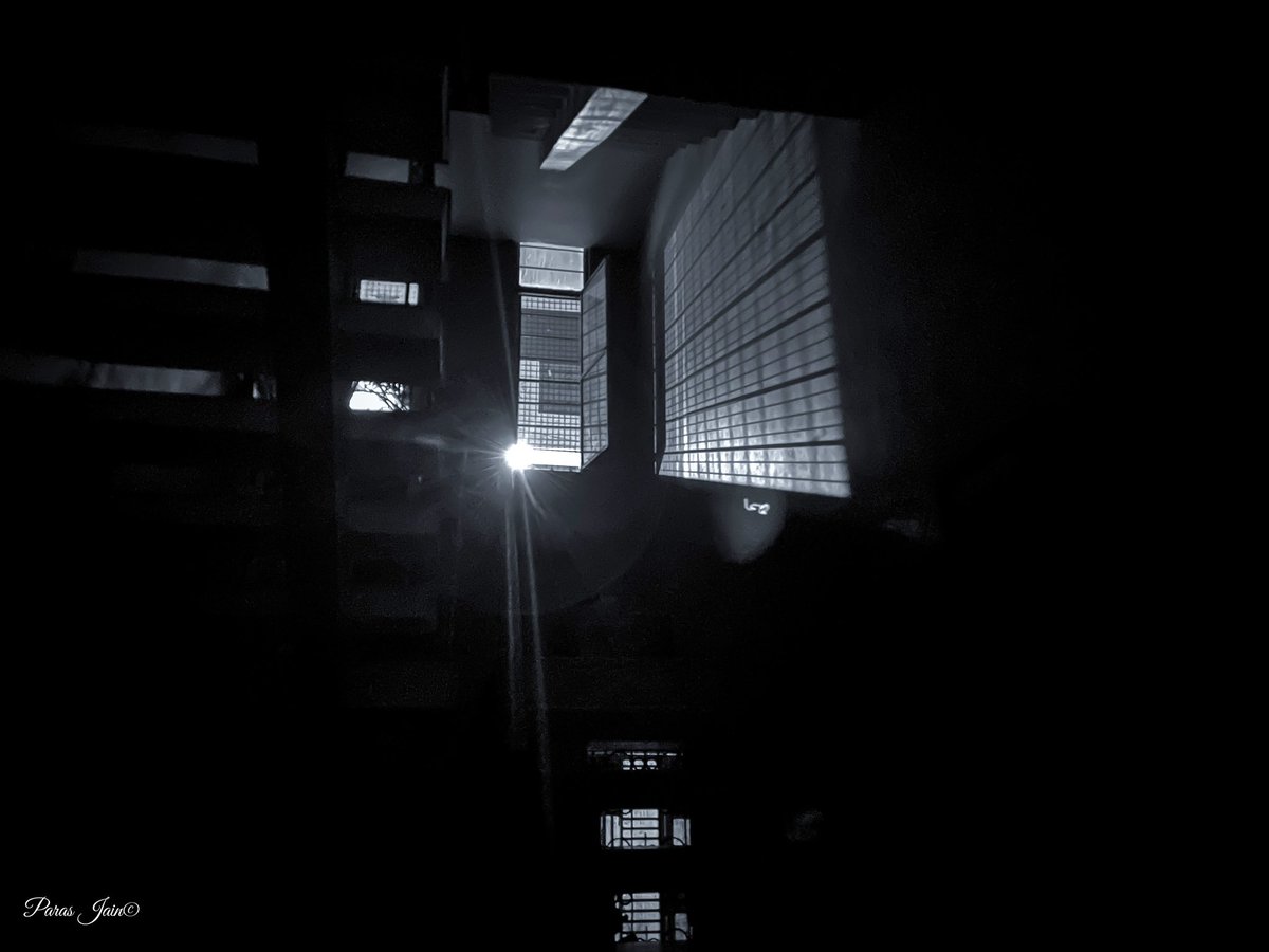 FocusClick_'s tweet photo. Find the star, behind the bars 👀
Name - Midnight Capture ⭕️
Photograph By - @iamparas.jain
SHOT ON IPHONE @apple #shotoniphone
#focusclick #thefocus #monochrome #indoor #blackandwhitephotography #Apple https://t.co/A39s8ZYlT3