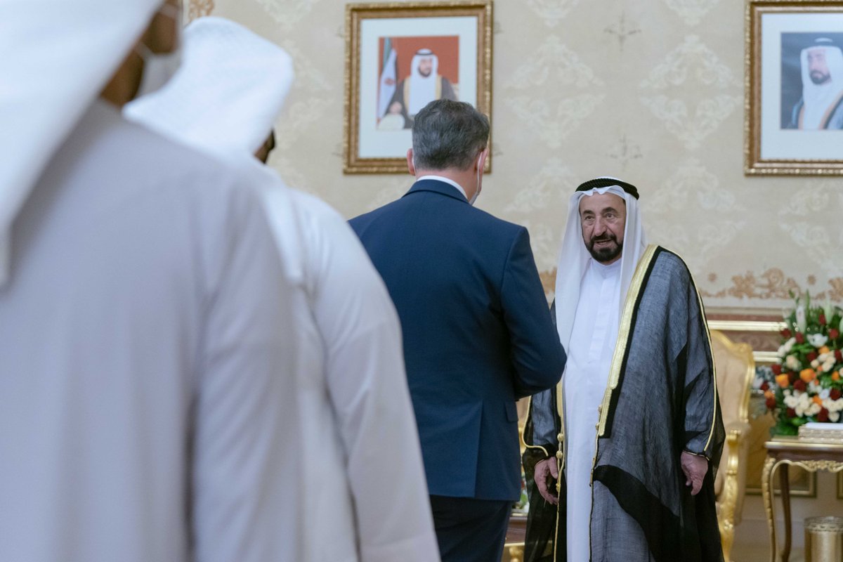 HHShkDrSultan's tweet photo. استقبال المهنئين بشهر رمضان المبارك في قصر البديع العامر

Receiving Ramadan well-wishers https://t.co/N3pdzs1Ydk