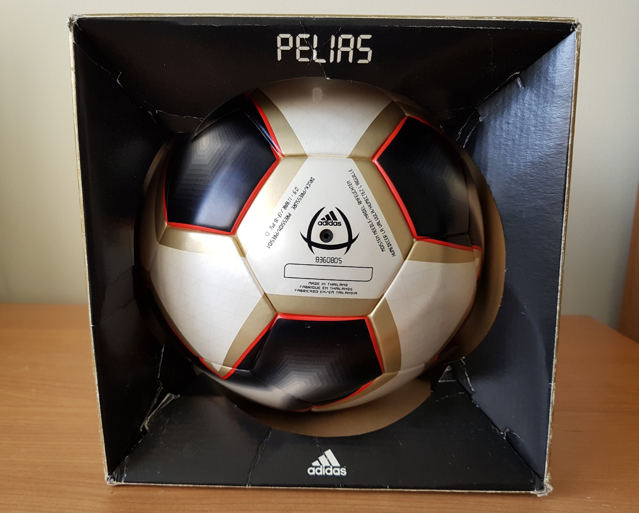 Rob Filby on Twitter: "Adidas Pelias - Confederations Cup 2005 Official Match Ball and original #adidaspelias #pelias2 #confedcup #confedcup2005 #omb #fifa #officialmatchball https://t.co/eO9JQNf4Rx" / Twitter