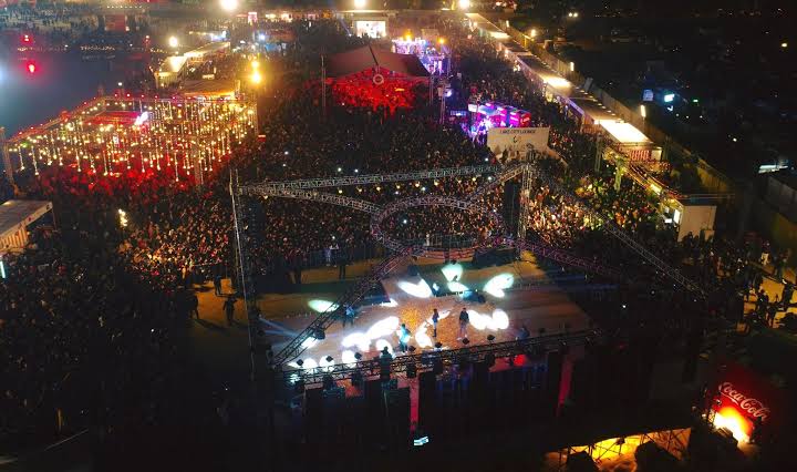 altafhussain's tweet photo. 50 لاکھ ارب پاکستانیوں کا Millinium Mall پر ناپاک فوج کی  ہیروئنچی عمران نیازی کی نوکری سے نکالنے پر شدید احتجاج
#Karachi
 #امپورٹڈ_حکومت_نامنظور
#BajwaSurrender
#ImranKhan
#BehindYouSkipperAlways
 #پاکستان_کتنے_میں_بیچا https://t.co/8XCI8b4q1P
