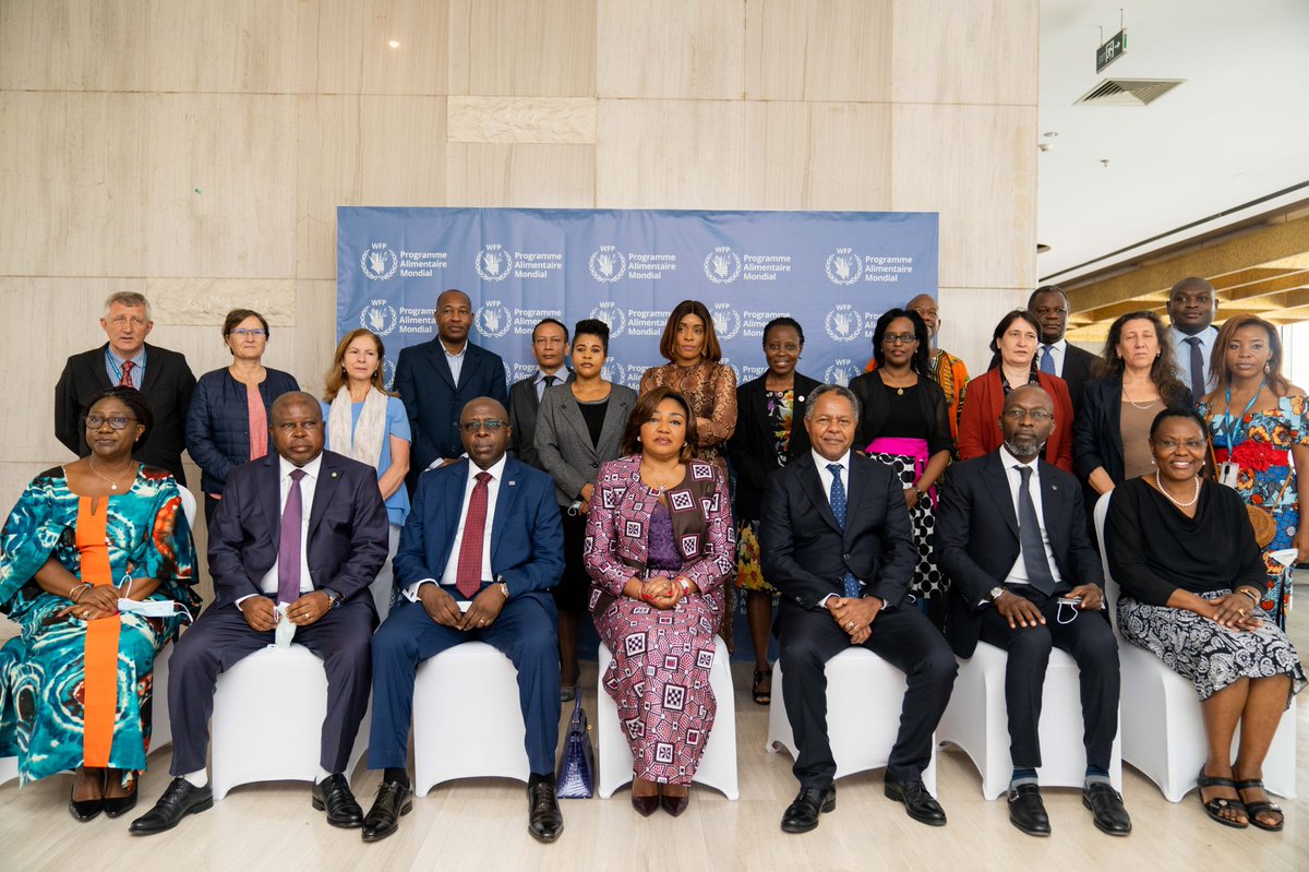 DeniseNyakeru's tweet photo. Un honneur pour moi d’intervenir à la réunion de leadership du @WFP en Afrique australe. Les échanges ont porté sur la stratégie de mise en œuvre de la politique PAM sur la sécurité alimentaire et la nutrition. Mes recommandations aux participants 👇
https://t.co/PfFYkvDTs2 https://t.co/VLSx0Xw6uf