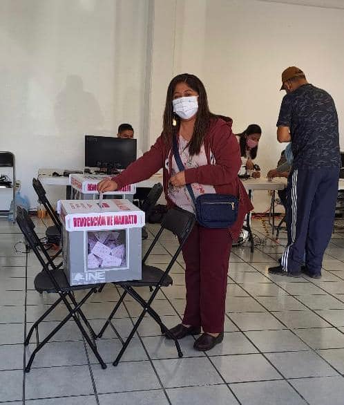 MaestrosAMLO's tweet photo. La participación ciudadana es parte esencial de nuestra democracia. #RevocaciónDeMandato https://t.co/qGa92dIh3U