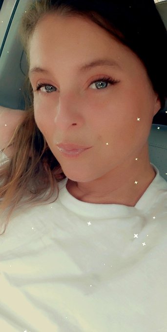 Sometimes life gives you signs that it's time to love yourself and stop putting everyone else first for<a href="/tag/selfies"class="tags"><span>#selfies</span></a>