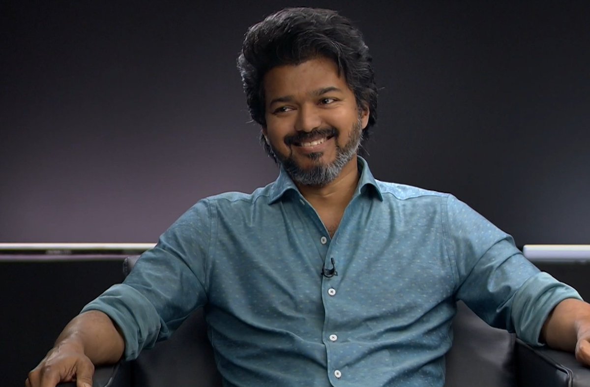thalapathy_tony's tweet photo. Purest form of GOLD na neenga !!🥺❤
Love yew thousands of thousands naaw🙂❤💥
Still slayin us with the same charm nd Cuteness naaw🥺❤
#Beast
#BeastFromApril13
#Beastinterview
#BeastModeON https://t.co/dLViQM69CC