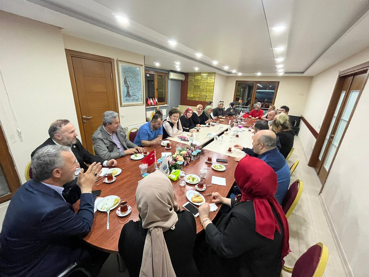 KADIN KOLLARIMIZLA GENEL MERKEZİMİZDE İFTARDA BULUŞTUK !

Kadın kollarımızın Genel Merkezimizde hazırladığı iftar programında SİYAD Genel Merkez Kadın Kolları Yönetimi ve Genel Merkez Yöneticilerimiz bir araya geldi.