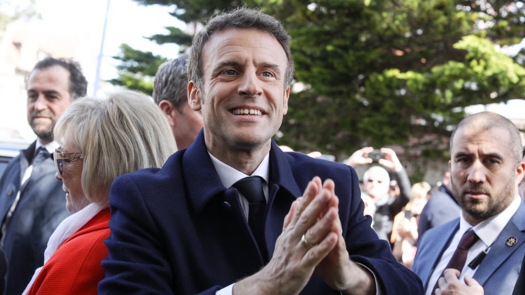 lecho's tweet photo. 🇫🇷 ANALYSE | Macron - Le Pen: pas seulement une revanche - Bis repetita? 5 ans après 2017, ils se retrouvent au second tour de la présidentielle. Prenez garde aux apparences, la situation n’a plus grand-chose à voir avec celle d’alors 
➡ https://t.co/xbQV3xWzDw 
✍ par @qjoris https://t.co/2zCbawyuo4