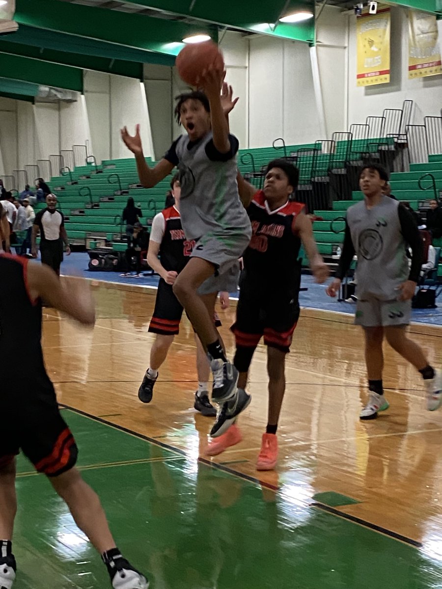 NorfolkKnights's tweet photo. Zaire Lott with the driving layup.  He has 6 3-pointers in the game and a game high 20 points for CT Focus.  4:42 left 2H:  CT Focus 55, Team Jenkins 36.  #BigShots #MidAtlanticLive https://t.co/30gvwZCih3
