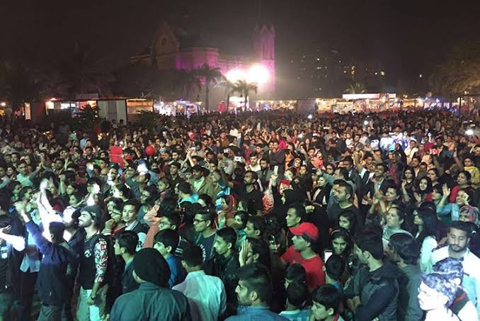 altafhussain's tweet photo. ناپاک فوج۔۔۔
آنکھیں کھول کے دیکھو یہ 230 ارب  پاکستانی Millennium Mall  Karacji پر  جمع ہیں

ہیروئنچی عمران نیازی کی نوکری واپس کرو

#Karachi
 #امپورٹڈ_حکومت_نامنظور
#BajwaSurrender
#ImranKhan
#BehindYouSkipperAlways
 #پاکستان_کتنے_میں_بیچا https://t.co/HLQOh1cwV1