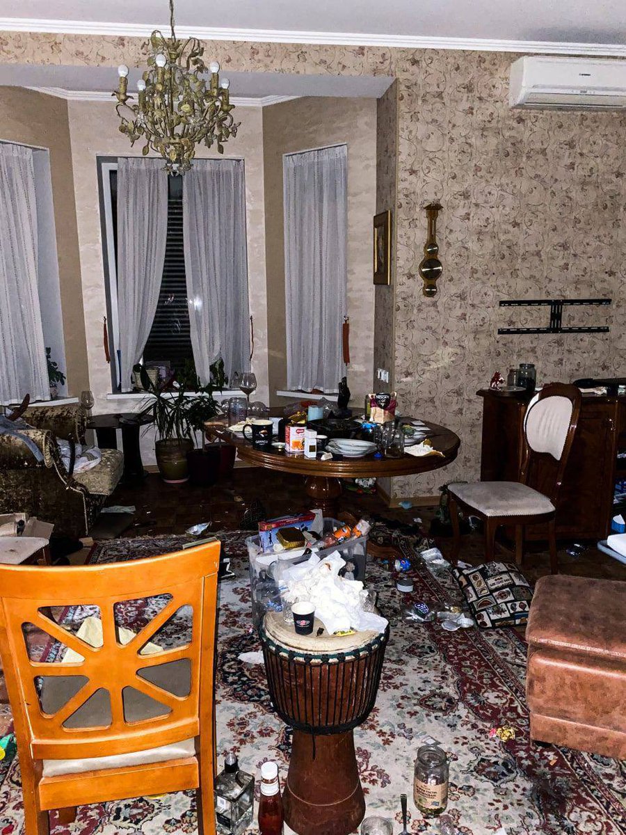 Ирпень. Вот что российские оккупанты оставили после себя в одном из домов украинцев.