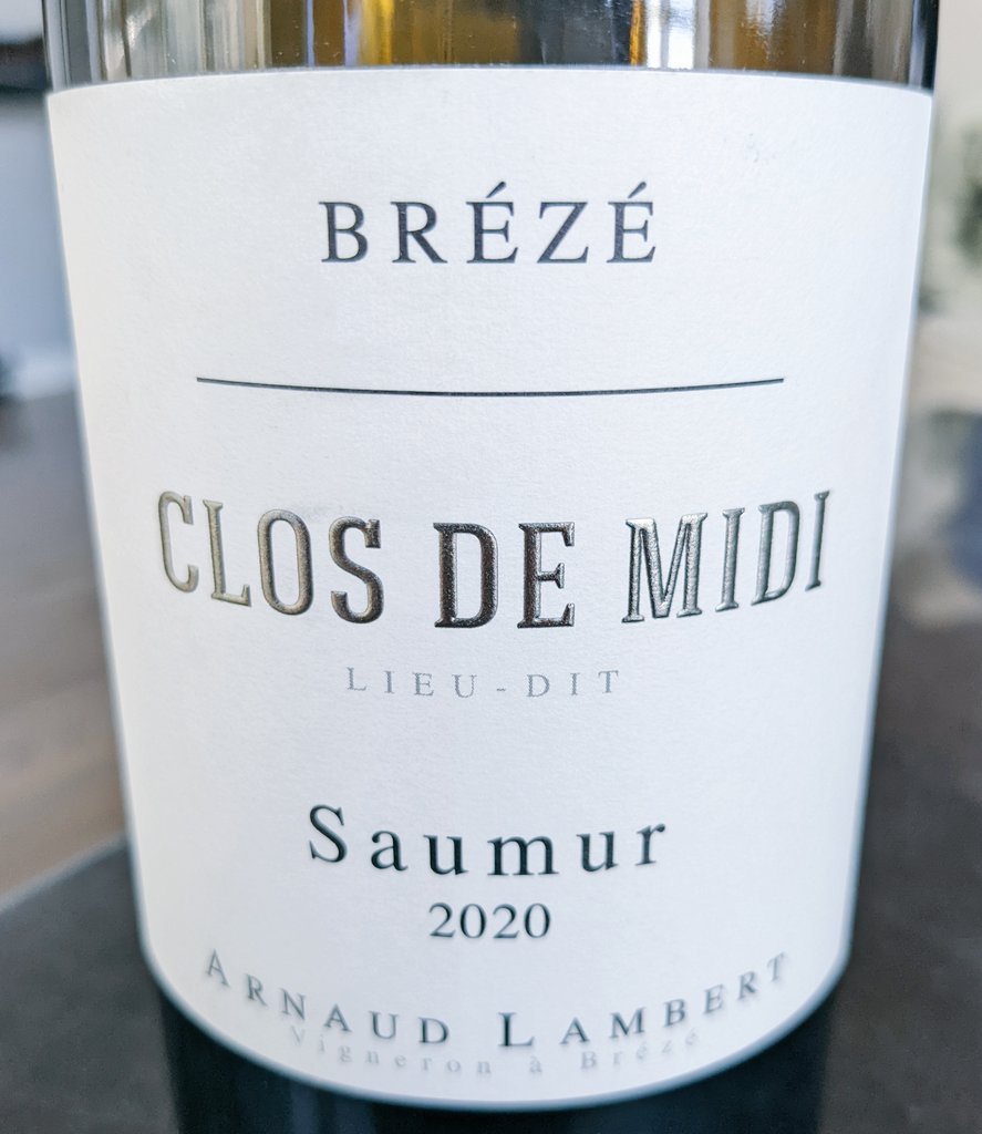 RudiGourmand's tweet image. Today's wine is a chenin blanc from #Breze in #Saumur AOC (Pays de la Loire, W #France)

Honey floral limestone on nose, more light honey with good crisp citrus acidity on palate, finish is light limestone citrus honey

#winelover #winetasting #wines #wine #winelovers #winetime