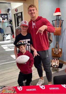 BoomerShupe99's tweet photo. @OK_Breakdown Last yearโs problems were excessive subbing. Stupid stunts. And undersized. Schmidty has these guys Built. #NewEra BV scheme will be smarter about setting the edge. And wonโt be man handled by Baylor. @ethandowns40 is going to break out with Our #Thick6 @jalen_redmond!<โ jacked https://t.co/6eL1GCTByG