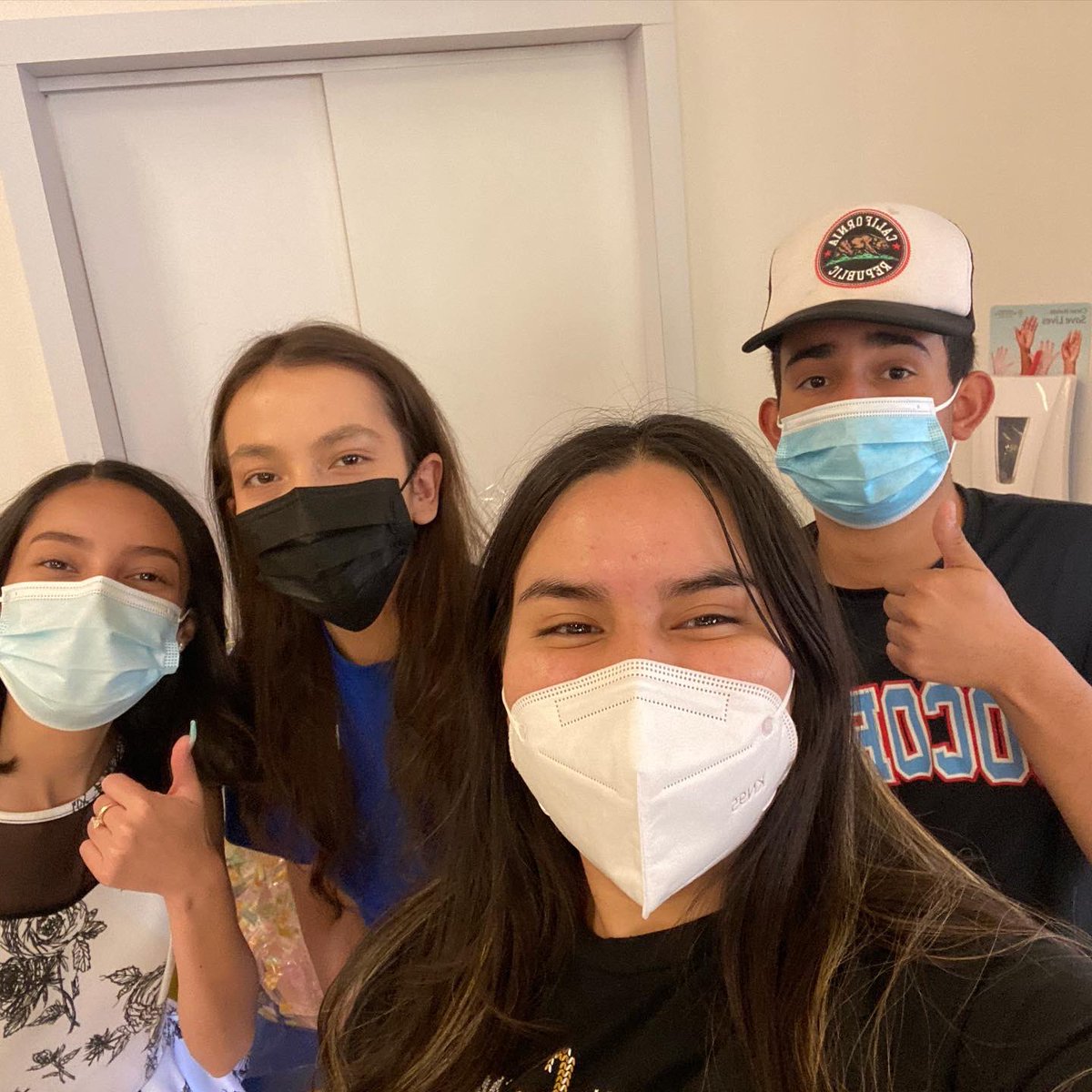socorronhs1's tweet photo. Some of our NHS members dropping off Easter baskets for El Paso Children’s Hospital! Thank you to all the NHS members who brought a basket. Happy Sunday! @Socorro_HS @rdiaz_shs https://t.co/kaX8lBVgWL