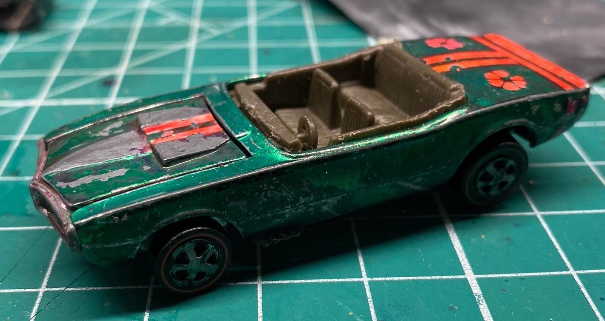 lfjii's tweet photo. Re-lit. #redlinehotwheels “Custom Firebird” (USA) 1968. #diecastrestoration #spectraflame https://t.co/bZNSqxpwtE