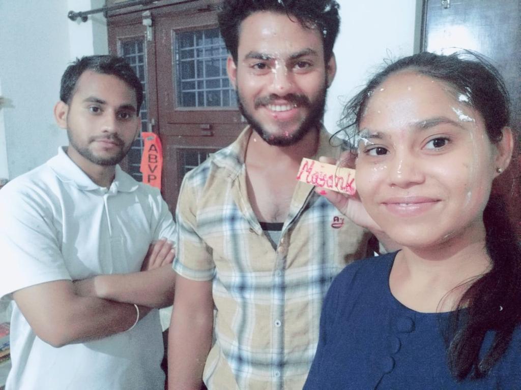 Priyank23830484's tweet photo. जन्मदिन की हार्दिक शुभकामनाएं बड़े भाई को, जीवन भर आपका आशीर्वाद बना रहे ��पका प्यार बना रहे, आपके चिरायु की कामना करूंगा @online_mayank1 https://t.co/5FLwWiUJzI