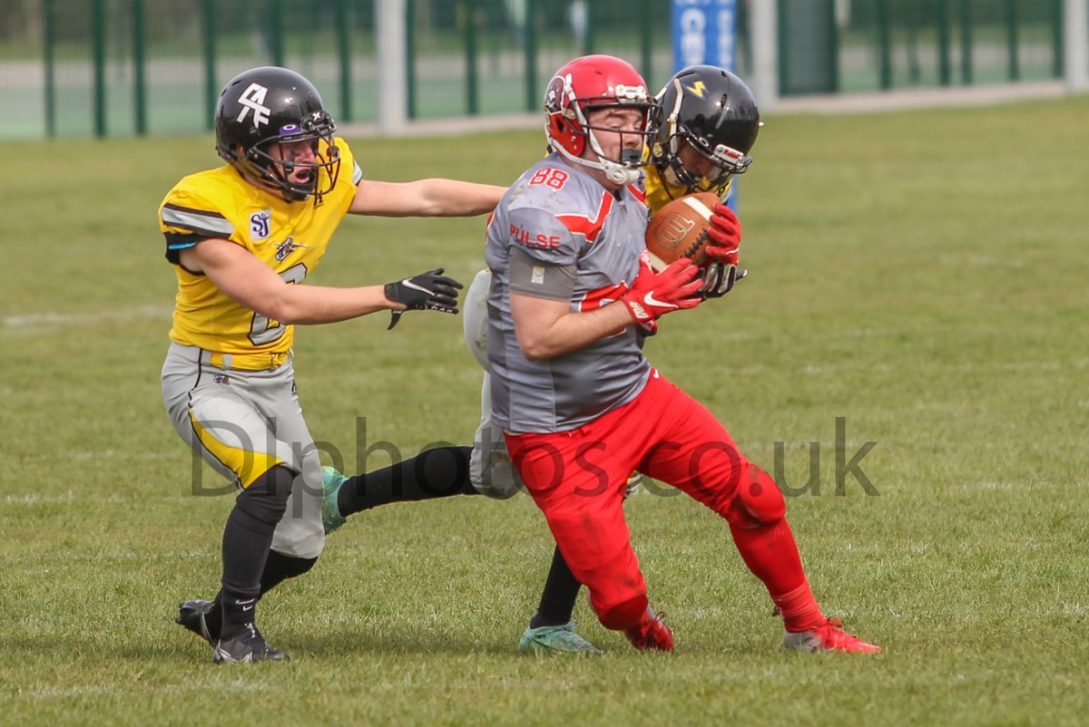 a few images from this afternoon, <a href="/humberwarhawks/">Humber Warhawks American Football Team</a>   v @southlincslighning more on line at dlphotos.co.uk/p/44439knx/ame…