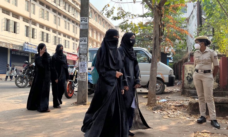 NabiFajar1's tweet photo. On 15th March Muslim politician in India stood up in favour of wearing hijab in classrooms Asadudin Owaisi India’s well known politician said “suspended fundamental rights to freedom of religion” and urged a Supreme Court appeal. https://t.co/GJv8h4ZrsU