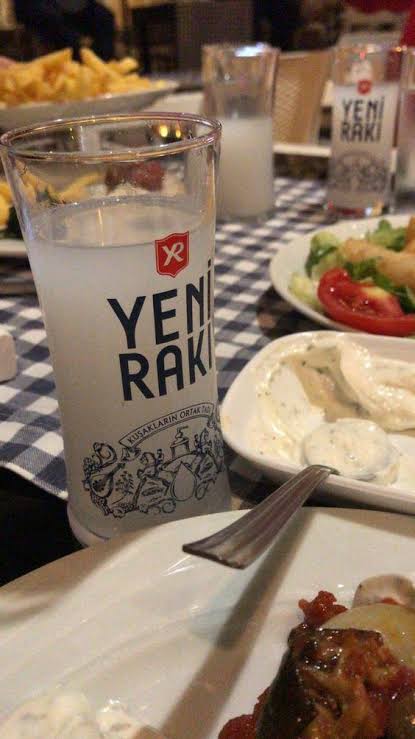 serin_heves's tweet photo. Kaldır kadehi ey sevgili; önce gelişine sonra gidişine …Dibini bulunca gelmişine geçmişine… https://t.co/OndfAhyvgF