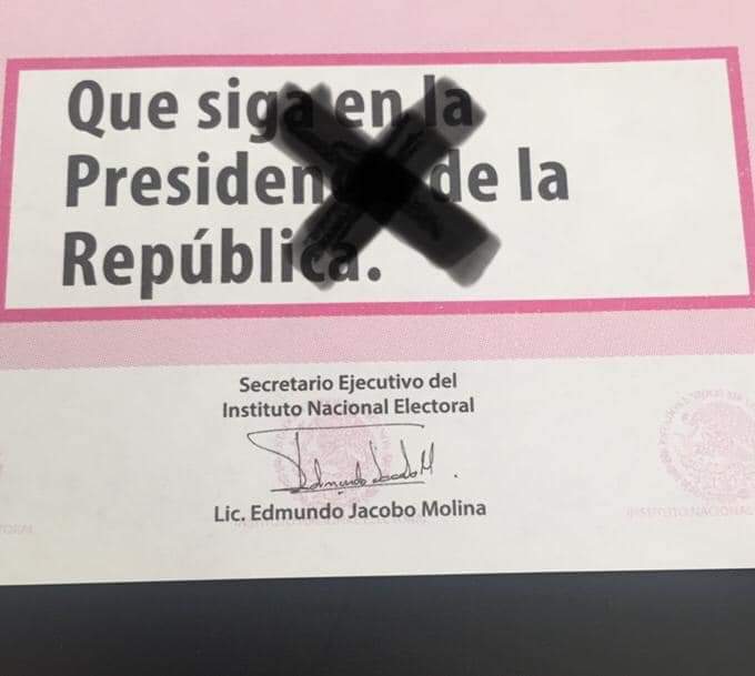 EContigoAMLO's tweet photo. El poder se encuentra en las manos de la ciudadanía. Continúa la participación en todas las regiones de Puebla. Con esto demostramos que la ciudadanía sí quiere participar. #NoEstásSoloAMLO #EstamosContigoAMLO https://t.co/yIN3z6qjbi