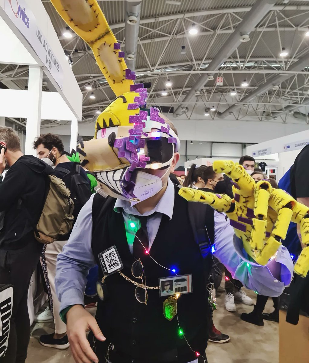 stArT16566151's tweet photo. Awesome day at #romics2022 โค๏ธโจ
#Romics #FNAF #FiveNightsAtFreddys #fnafvr #fnafhelpwanted #RememberJeremy #Glitchtrap #fnafcosplay https://t.co/koYqgGytnu