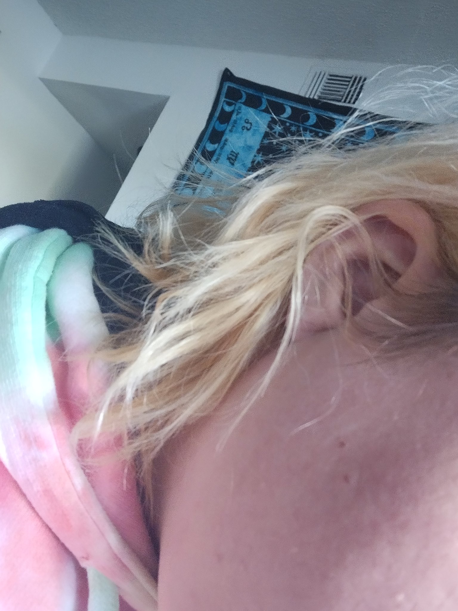 When your partner @ashleylillit_of literally puts vampire bite teeth marks in your face and not your neck 🤣🤣🤣🤣🤣 but she fucks so good she's on top of It. https://t.co/Bnl3QTEG2O