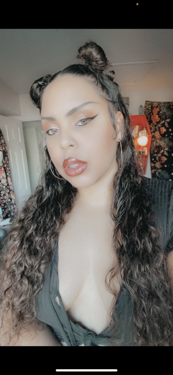 🍒indica babydoll🍒 (@mortica10_31) on Twitter photo 