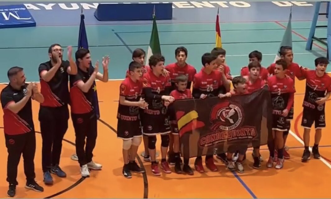 Campeones de Andalucía en categoría infantil masculina <a href="/FAVB_/">FAVB</a> <a href="/SEVILLA_FAVB/">Delegación Sevillana de Voleibol-FAVB</a> <a href="/DEPORTES_DH/">DEPORTES AYTO. DH</a> <a href="/2hermanasinfo/">Dos Hermanas Info 🗞💻</a> @DelJva <a href="/endiagonalcorta/">ENDIAGONALCORTA</a> <a href="/ElDistrito_/">Distrito Montequinto</a> <a href="/Montequinto_/">Vivir en Montequinto</a>  <a href="/aytodoshermanas/">Ayuntamiento de Dos Hermanas</a> #voleibolmasculino