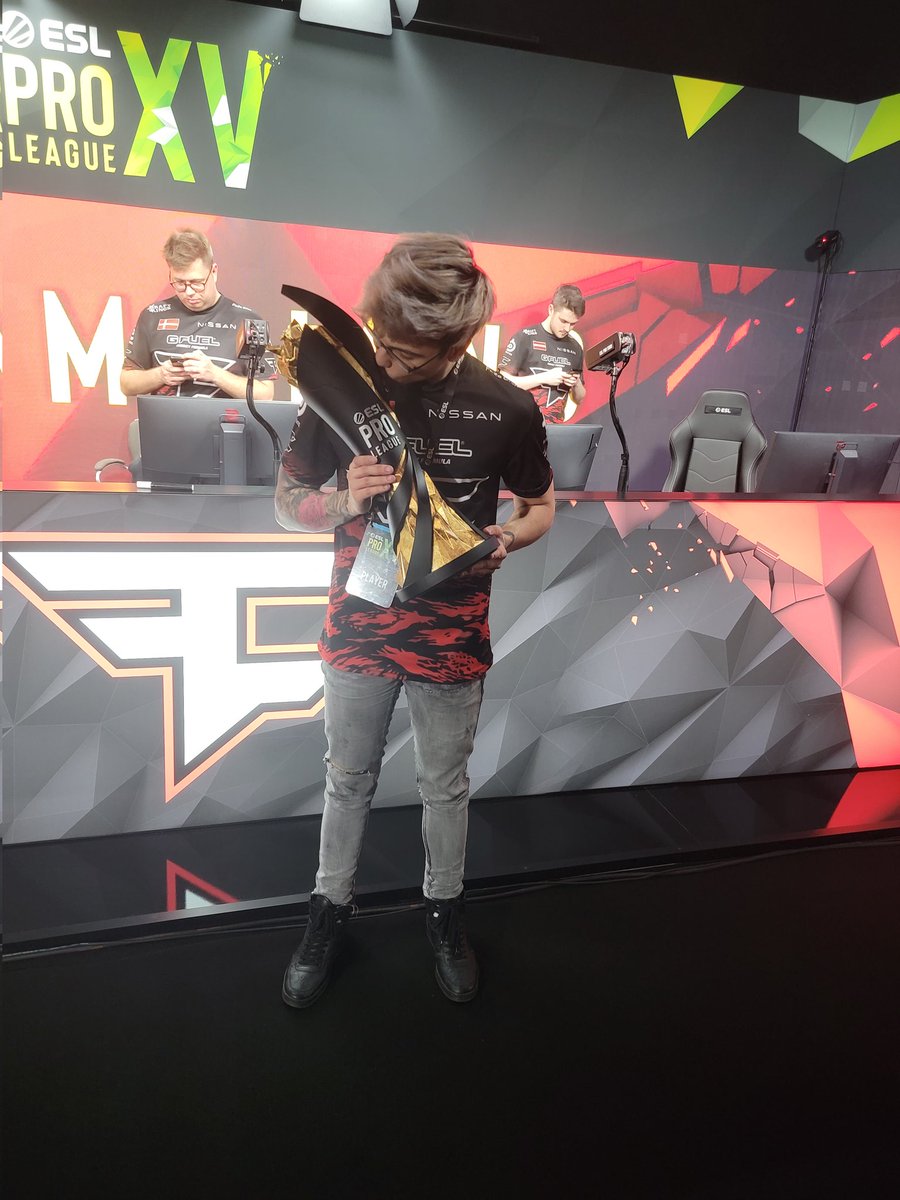 Twistzz's tweet photo. 3 - 1 AND WE'RE THE CHAMPIONS OF PROLEAGUE ❤❤❤ 

It doesnt matter what situation we're, LOVE THIS FUCKING TEAM 🏆🏆🏆🏆 https://t.co/7Y16NLfIo5