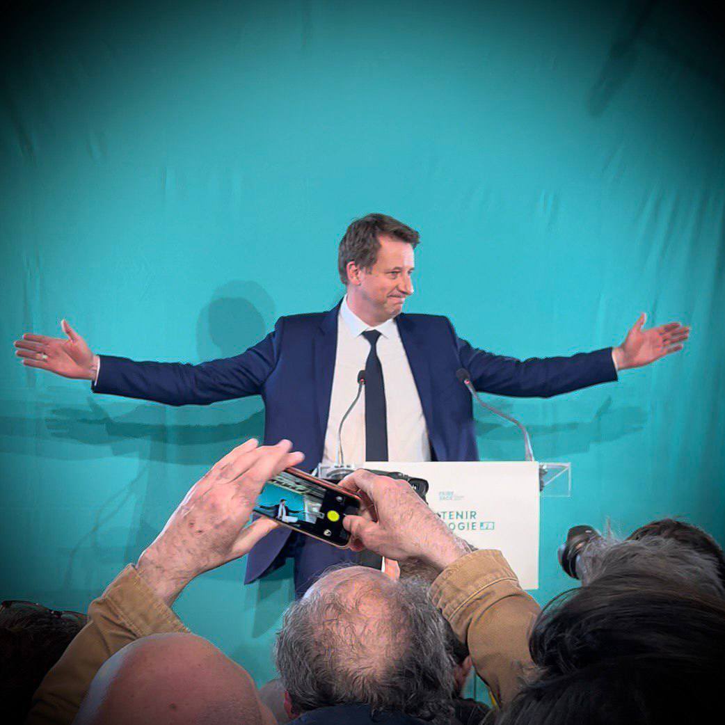 Yannick Jadot tweet media